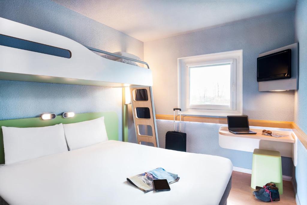 cergy chambre etap hotel