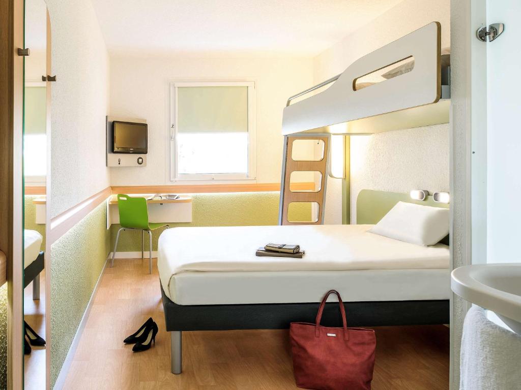 hennebont etap hotel chambre